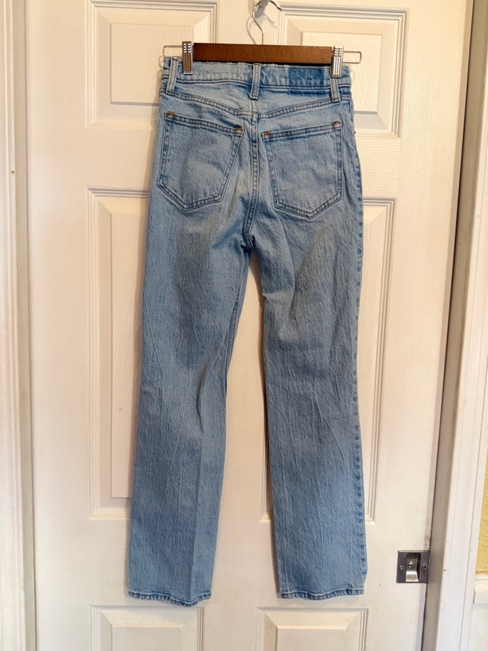 Abercrombie & Fitch The 90’s Straight Leg Ultra High Rise Ripped Jeans - Picture 5 of 7